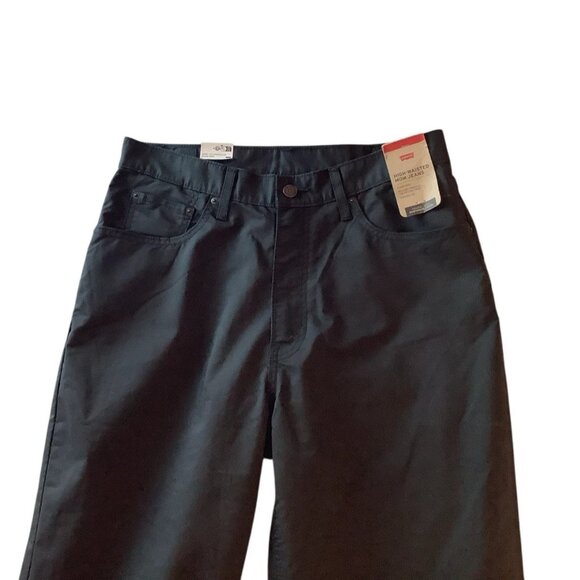 NWT Levi's High Waisted Mom Jeans Tapered Leg Womens Size 31 x 30 Softshell Pant - Picture 3 of 10